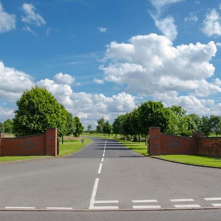 The Chase Golf & Country Club Hotel Penkridge Exterior photo
